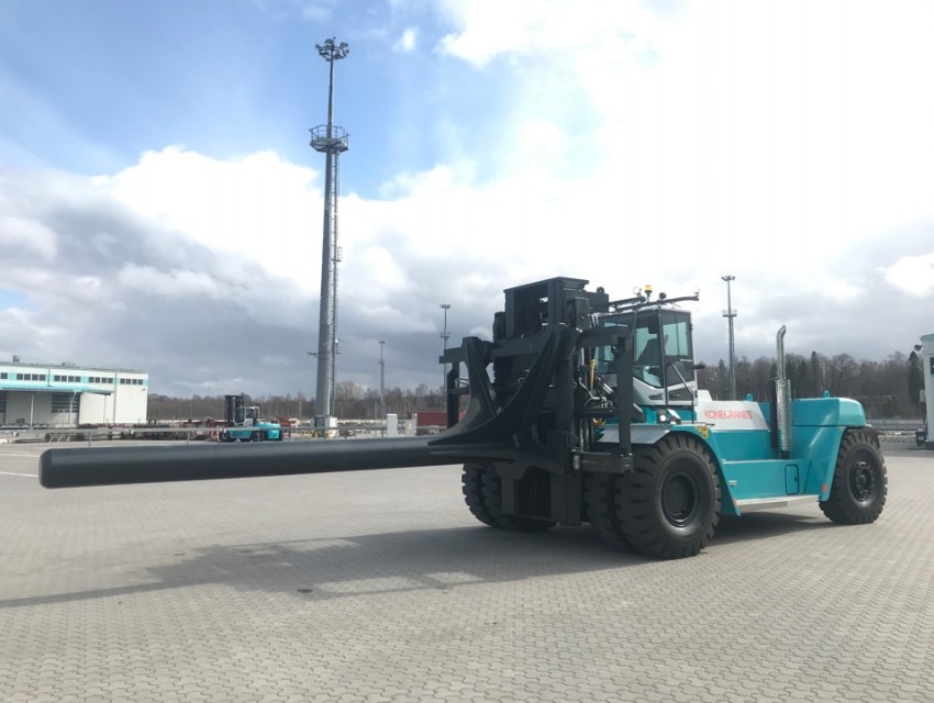 Two special Konecranes lift trucks motoring to Saint Petersburg, Russia