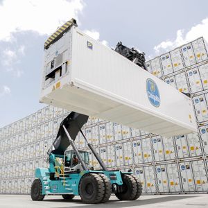Konecranes reach stackers at Chiquita_2
