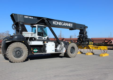 SIGMA reach stacker