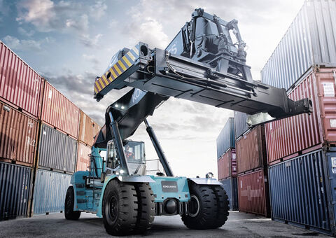 How your lift truck can also be a mobile container service and inspection station_header image