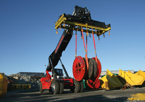 Reach stackers_bulk_image