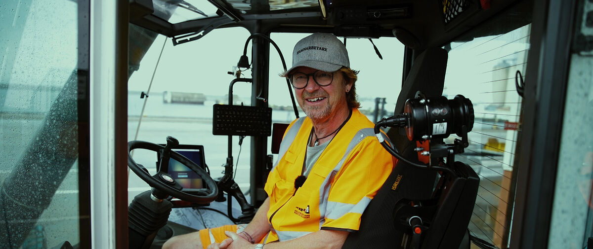 Diver in a Konecranes cabin