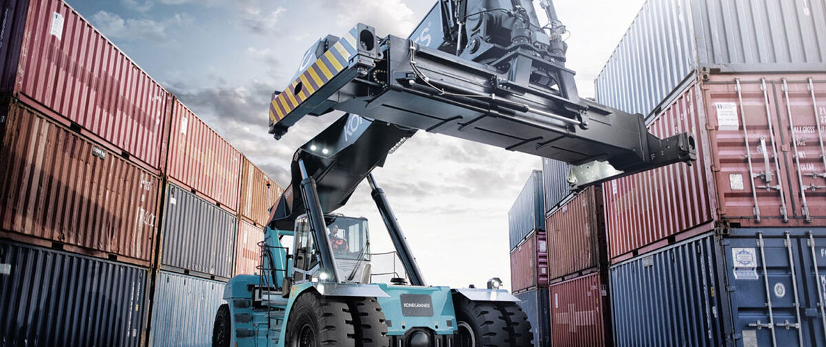 How your lift truck can also be a mobile container service and inspection station_header image