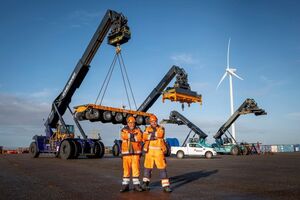 Join the service team_image